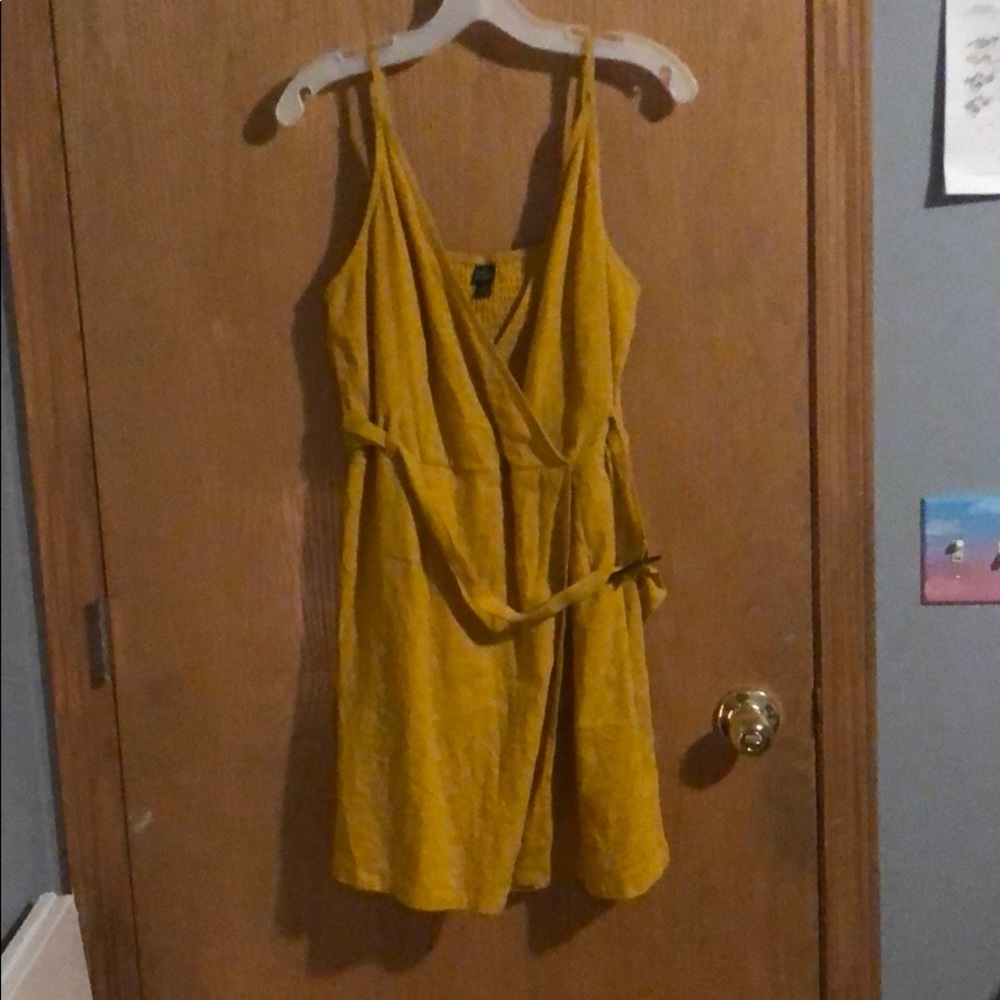 Yellow dress!